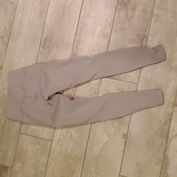 Lululemon Wunder Under pant with mesh - Picture 3 of 5